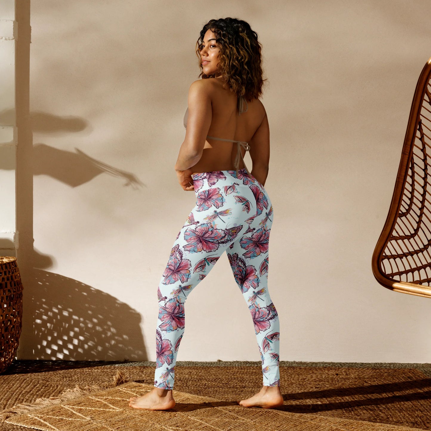 Sophisticated Hibiscus Ornament Yoga Leggings