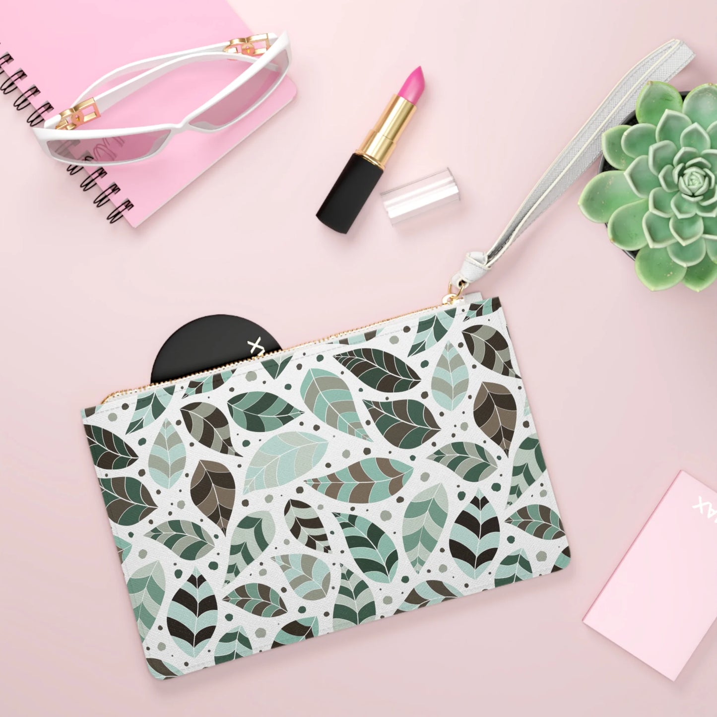 Green Leafy Ornament Clutch