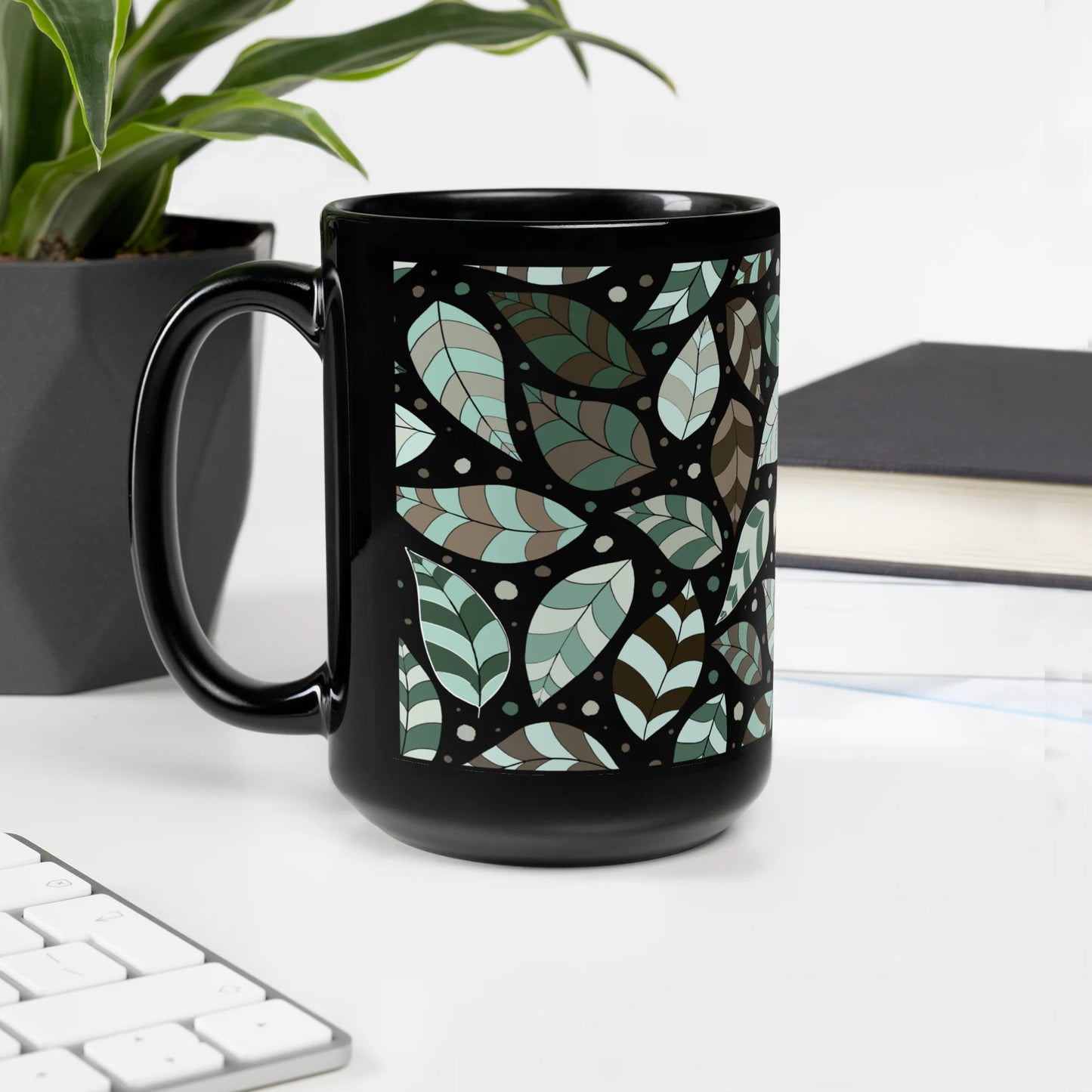 Green Leafy Ornament Mug